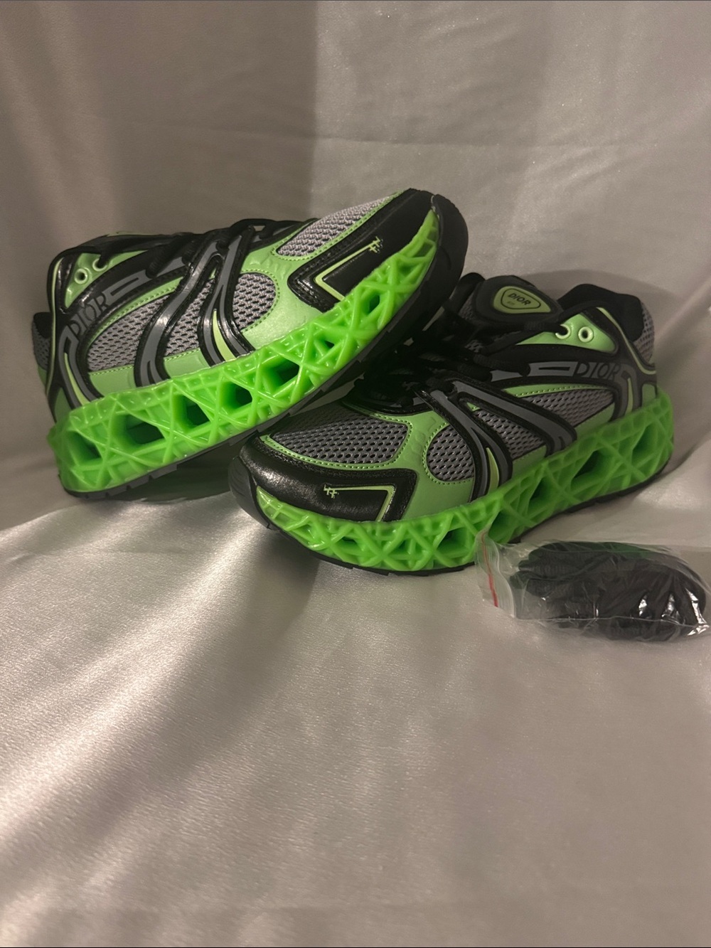 Dior B35 NXXT Sneaker, featuring-technical mesh upper/Neon Green/Black!🔥New! 9.5 - Picture 3 of 13